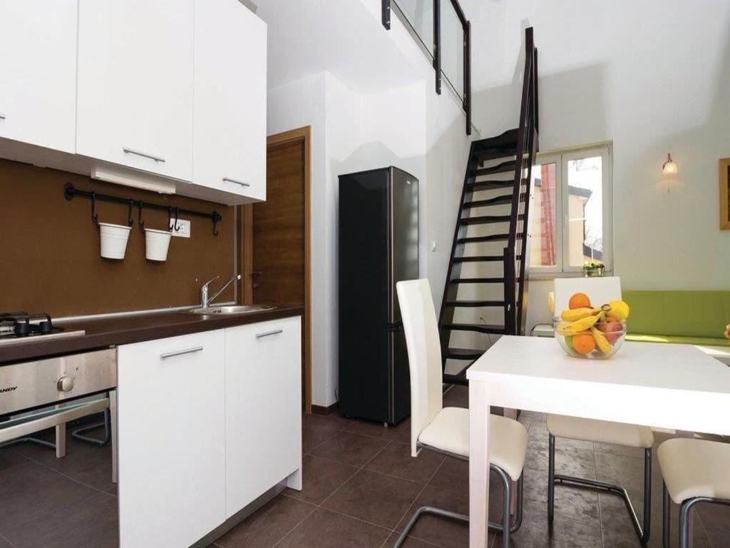 Apartments Grzic Porozina Экстерьер фото