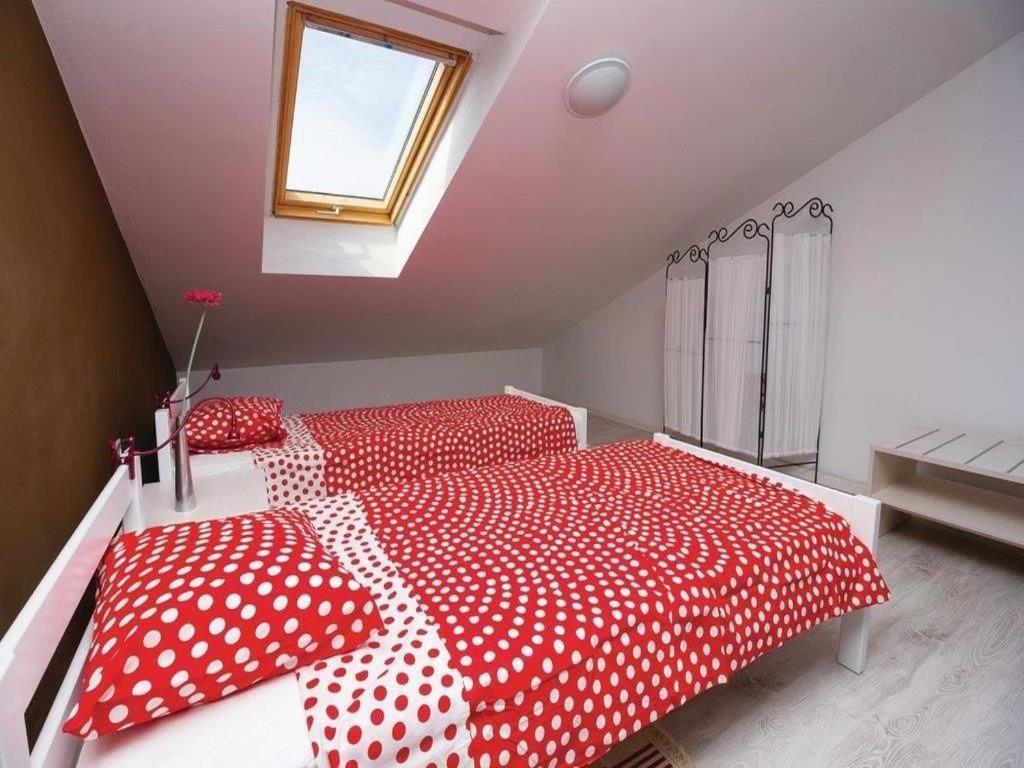 Apartments Grzic Porozina Экстерьер фото