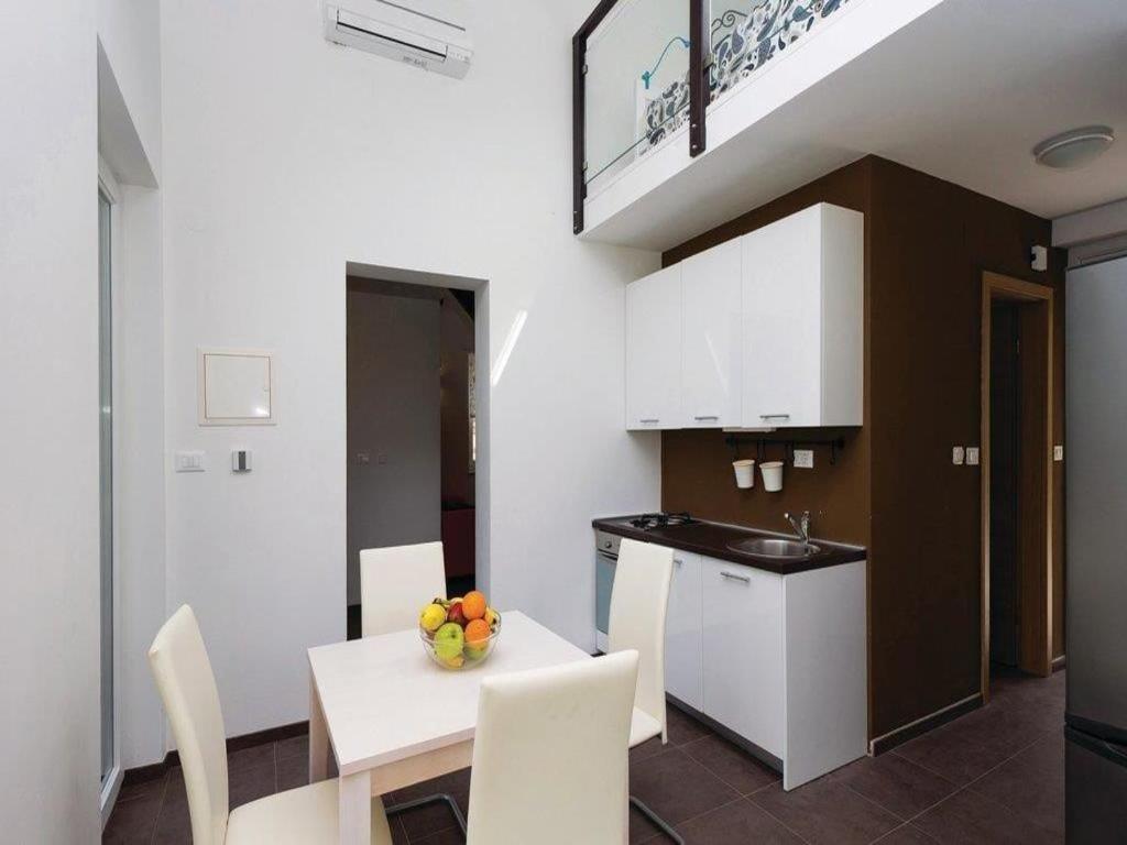 Apartments Grzic Porozina Экстерьер фото